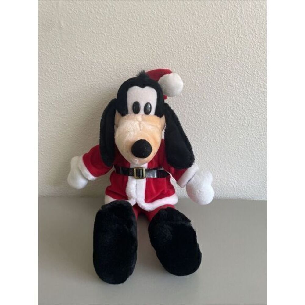 GOOFY Walt Disney‎ Santa Claus 18" Plush Exclusive at Macy's